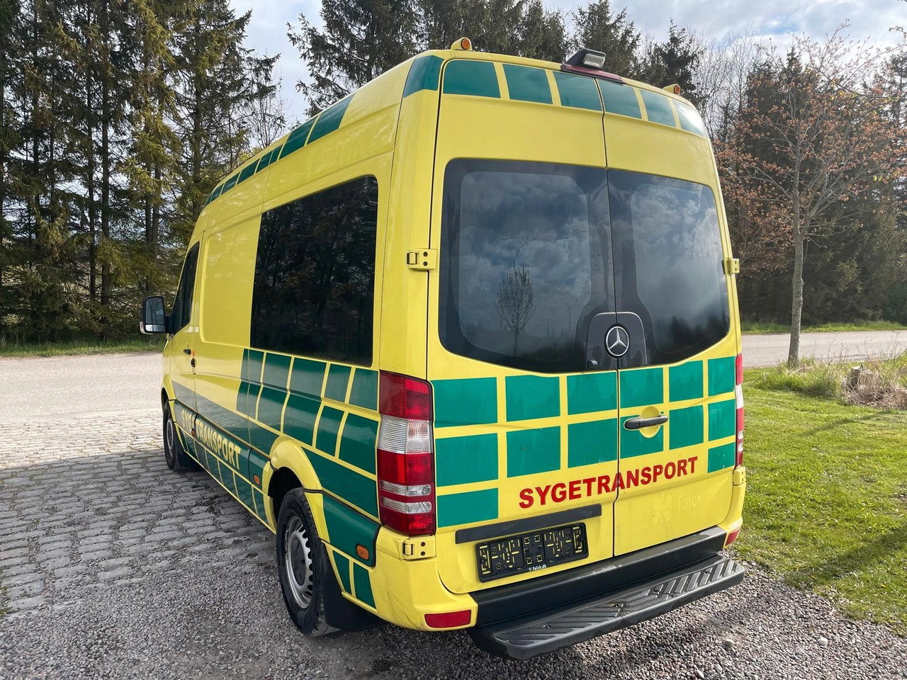 Mercedes-Benz Sprinter II Kasten 316 CDI Ambulance * - Mentőautó: 4 kép. Mercedes-Benz Sprinter II Kasten 316 CDI Ambulance * - Mentőautó: 4 kép.