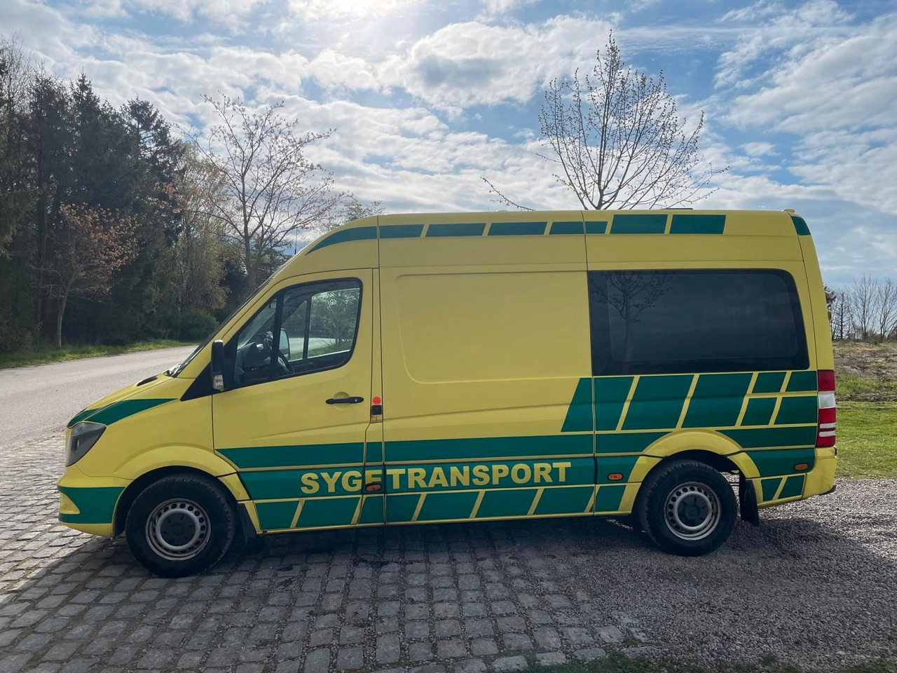 Mercedes-Benz Sprinter II Kasten 316 CDI Ambulance * - Mentőautó: 2 kép. Mercedes-Benz Sprinter II Kasten 316 CDI Ambulance * - Mentőautó: 2 kép.
