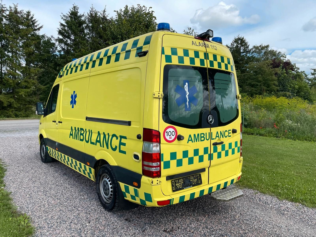 Mercedes-Benz Sprinter II Kasten 316 CDI Aut *Ambulance - Mentőautó: 3 kép. Mercedes-Benz Sprinter II Kasten 316 CDI Aut *Ambulance - Mentőautó: 3 kép.