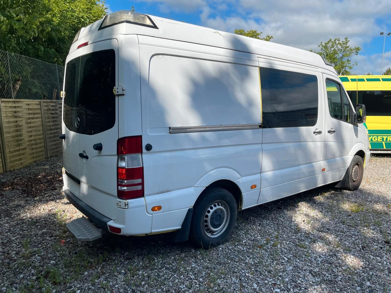 Mercedes-Benz Sprinter II Kasten 316 CDI Aut *Ambulance - Mentőautó: 4 kép. Mercedes-Benz Sprinter II Kasten 316 CDI Aut *Ambulance - Mentőautó: 4 kép.