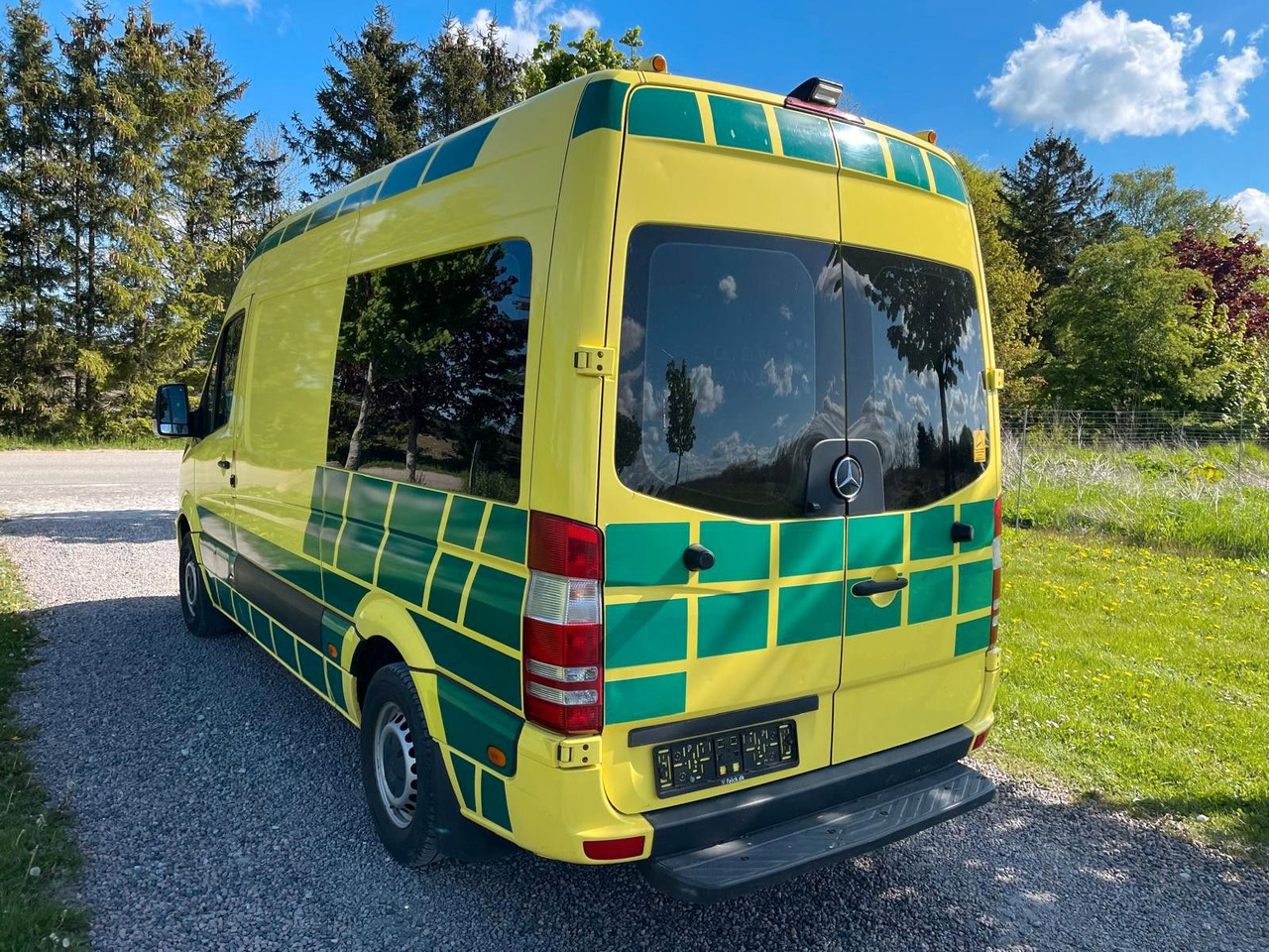 Mercedes-Benz Sprinter II Kasten 316 CDI Aut Ambulance* - Mentőautó: 3 kép. Mercedes-Benz Sprinter II Kasten 316 CDI Aut Ambulance* - Mentőautó: 3 kép.