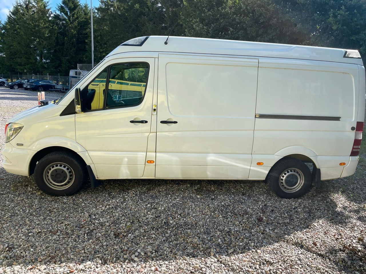 Mercedes-Benz Sprinter II Kasten 316 CDI Aut *Ambulance - Mentőautó: 2 kép. Mercedes-Benz Sprinter II Kasten 316 CDI Aut *Ambulance - Mentőautó: 2 kép.