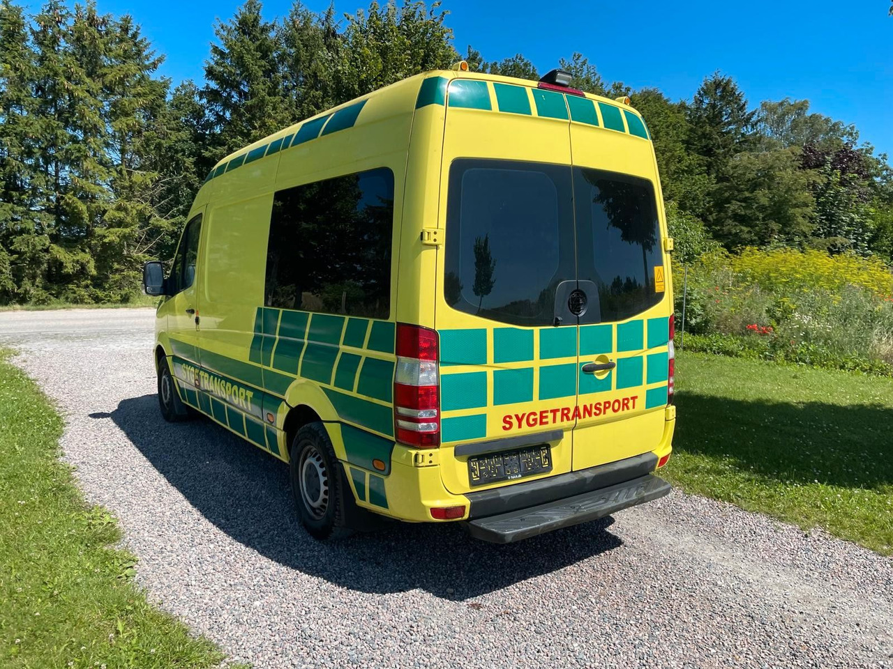 Mercedes-Benz Sprinter II Kasten 316 CDI Aut *Ambulance - Mentőautó: 3 kép. Mercedes-Benz Sprinter II Kasten 316 CDI Aut *Ambulance - Mentőautó: 3 kép.