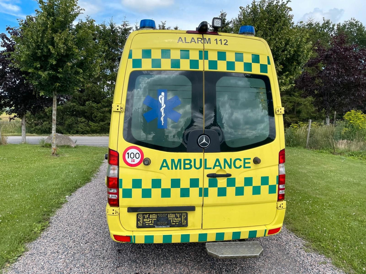 Mercedes-Benz Sprinter II Kasten 316 CDI Aut *Ambulance - Mentőautó: 4 kép. Mercedes-Benz Sprinter II Kasten 316 CDI Aut *Ambulance - Mentőautó: 4 kép.