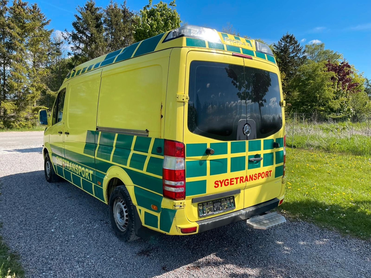 Mercedes-Benz Sprinter II Kasten 316 CDI Aut Ambulance* - Mentőautó: 3 kép. Mercedes-Benz Sprinter II Kasten 316 CDI Aut Ambulance* - Mentőautó: 3 kép.