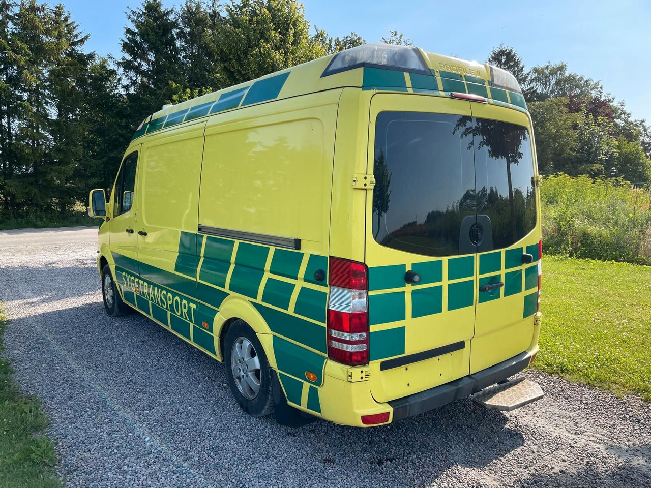 Mercedes-Benz Sprinter II Kasten 316 CDI Aut - Mentőautó: 3 kép. Mercedes-Benz Sprinter II Kasten 316 CDI Aut - Mentőautó: 3 kép.