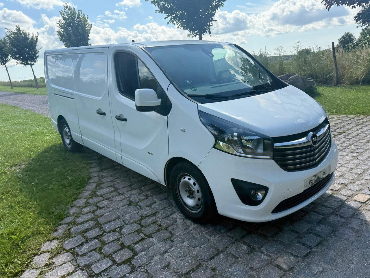 Opel Vivaro 1.6 cdti BiTurbo LANG *6000€ netto - Kis furgon: 2 kép. Opel Vivaro 1.6 cdti BiTurbo LANG *6000€ netto - Kis furgon: 2 kép.
