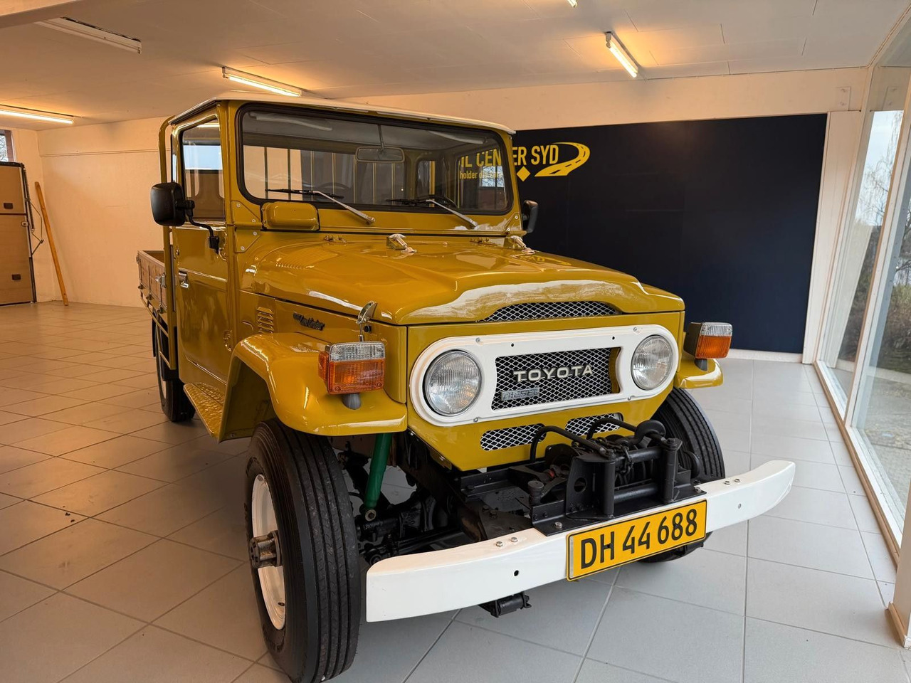 Toyota Land Cruiser HJ45 *Restored* - Platós kisteherautó: 1 kép. Toyota Land Cruiser HJ45 *Restored* - Platós kisteherautó: 1 kép.