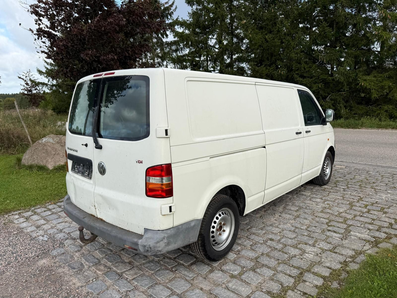 Volkswagen T5 Transporter 2.5 TDI Kasten lang *2500 € - Kis furgon: 4 kép. Volkswagen T5 Transporter 2.5 TDI Kasten lang *2500 € - Kis furgon: 4 kép.