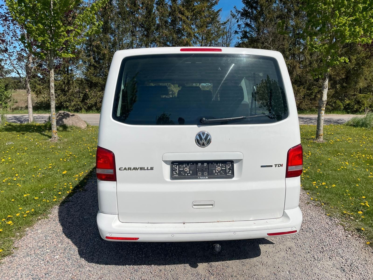 Volkswagen T5 Transporter Bus Caravelle Comfortline lang - Kisbusz: 4 kép. Volkswagen T5 Transporter Bus Caravelle Comfortline lang - Kisbusz: 4 kép.