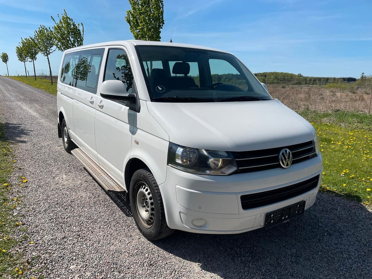 Kisbusz Volkswagen T5 Transporter Bus Caravelle Comfortline lang: 7 kép.