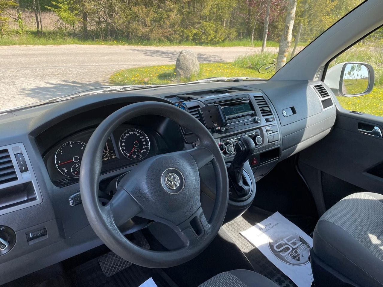 Kisbusz Volkswagen T5 Transporter Bus Caravelle Comfortline lang: 11 kép.