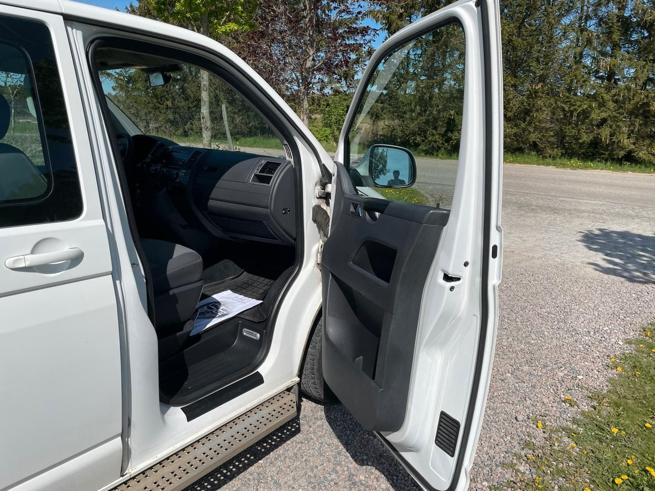 Kisbusz Volkswagen T5 Transporter Bus Caravelle Comfortline lang: 16 kép.