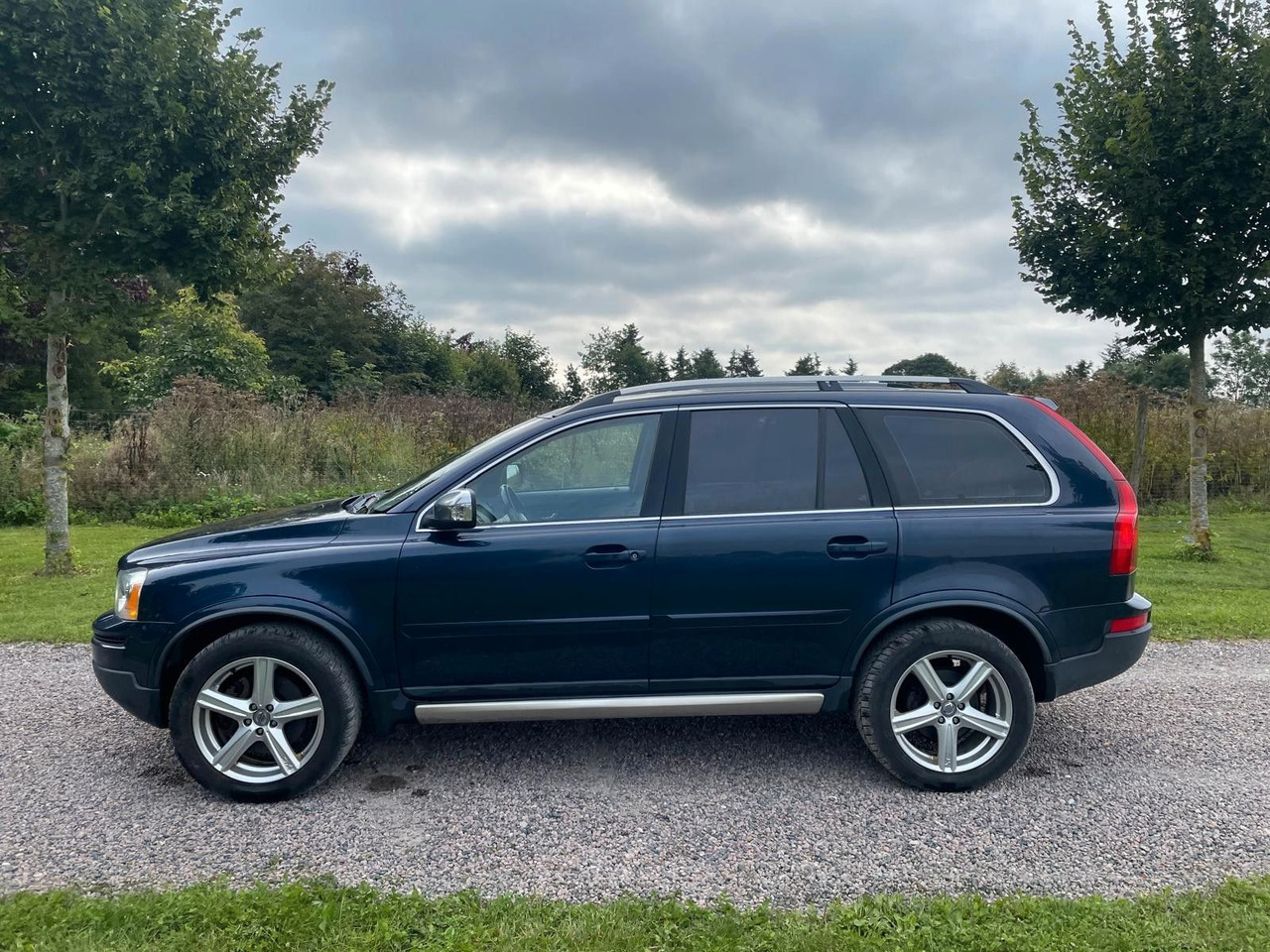 Volvo XC 90 XC90 D5 R-Design Geartronic - Terepjáró/ SUV: 2 kép. Volvo XC 90 XC90 D5 R-Design Geartronic - Terepjáró/ SUV: 2 kép.