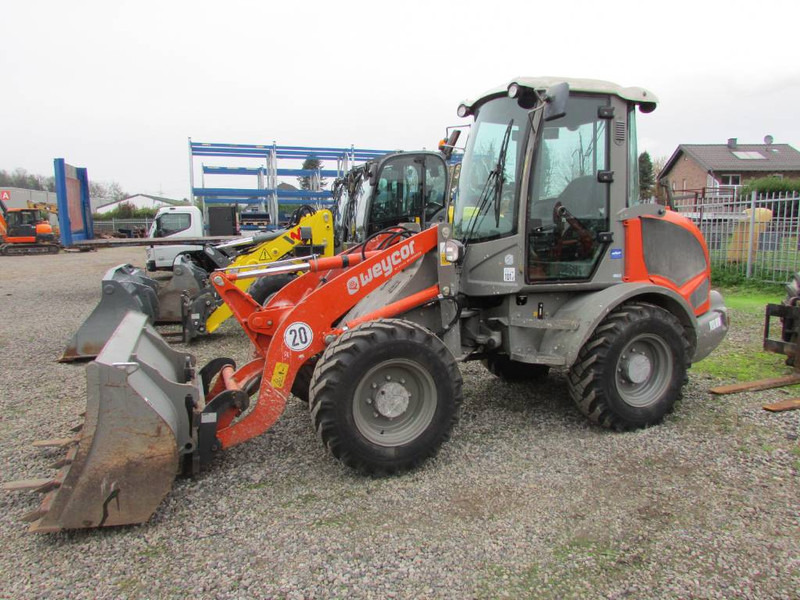Atlas Weycor 65 e / AR 65 Radlader 28.500 EUR - Gumikerekes homlokrakodó: 2 kép. Atlas Weycor 65 e / AR 65 Radlader 28.500 EUR - Gumikerekes homlokrakodó: 2 kép.