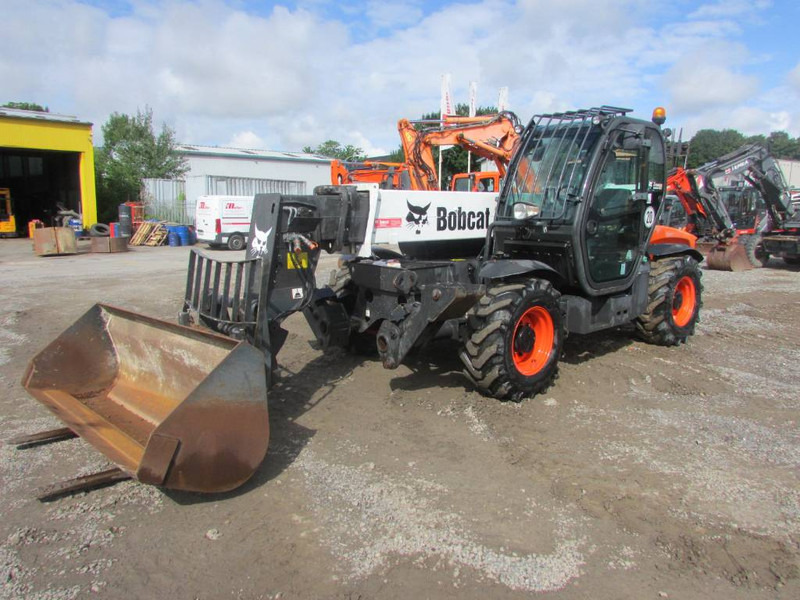 Bobcat T35.130 SB Teleskoplader 47.500 EUR - Teleszkópos rakodó: 2 kép. Bobcat T35.130 SB Teleskoplader 47.500 EUR - Teleszkópos rakodó: 2 kép.