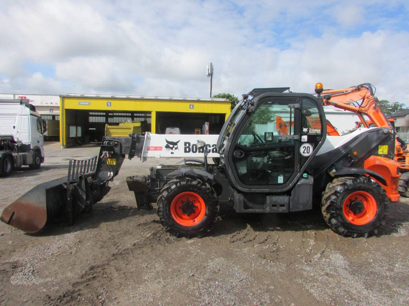 Bobcat T35.130 SB Teleskoplader 47.500 EUR - Teleszkópos rakodó: 1 kép. Bobcat T35.130 SB Teleskoplader 47.500 EUR - Teleszkópos rakodó: 1 kép.