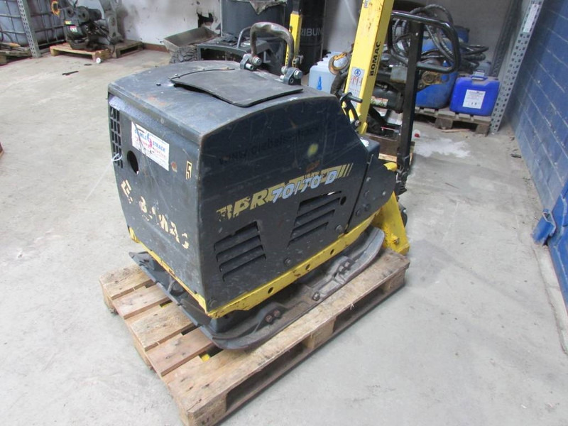 Bomag BPR 70/70 D Rüttelplatte 7.500 EUR - Lapvibrátor: 3 kép. Bomag BPR 70/70 D Rüttelplatte 7.500 EUR - Lapvibrátor: 3 kép.