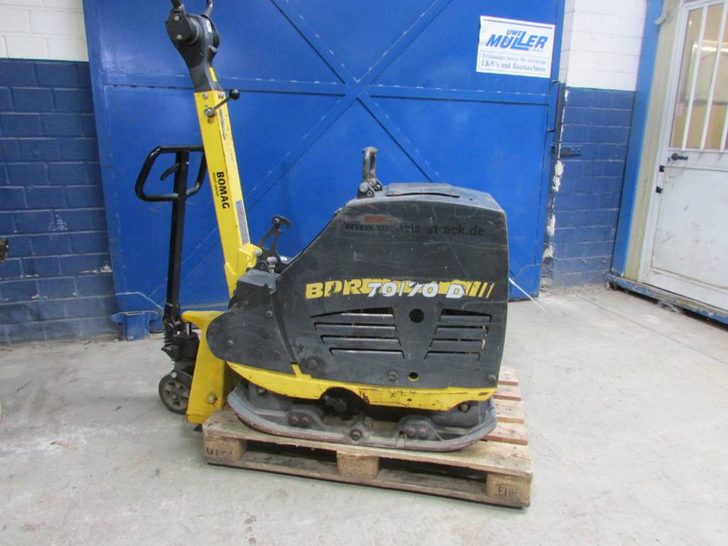 Bomag BPR 70/70 D Rüttelplatte 7.500 EUR - Lapvibrátor: 1 kép. Bomag BPR 70/70 D Rüttelplatte 7.500 EUR - Lapvibrátor: 1 kép.