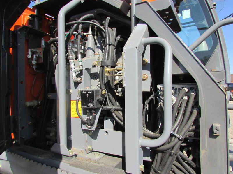 Gumikerekes kotró Hitachi ZX 140 W-3 Mobilbagger 43.000 EUR / Klima: 9 kép.