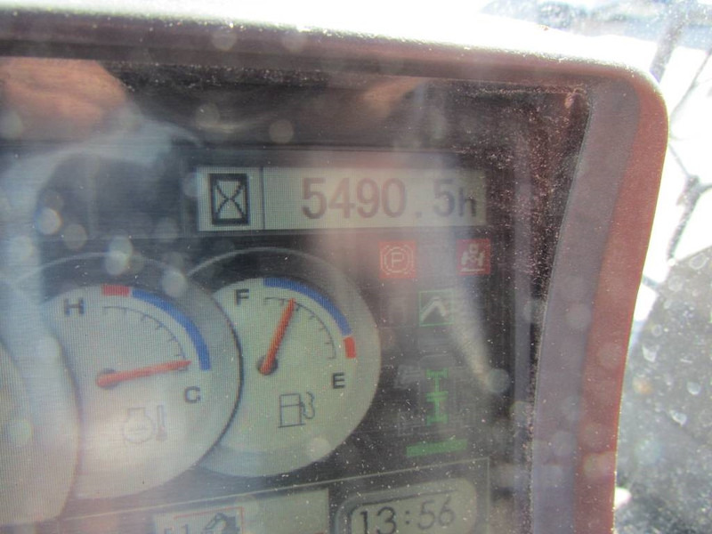 Gumikerekes kotró Hitachi ZX 140 W-3 Mobilbagger 43.000 EUR / Klima: 16 kép.