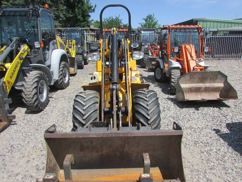 JCB 403 Radlader 22.500 EUR - Gumikerekes homlokrakodó: 4 kép. JCB 403 Radlader 22.500 EUR - Gumikerekes homlokrakodó: 4 kép.