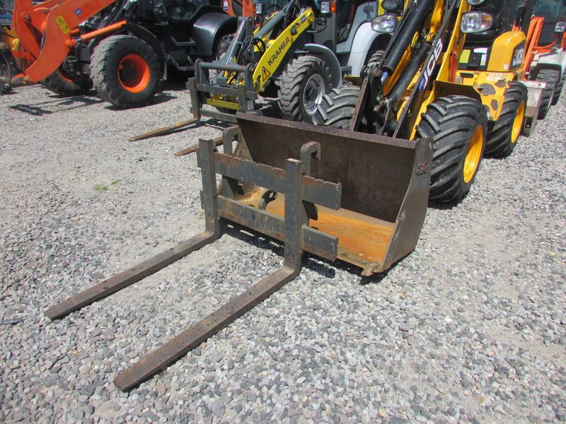 JCB 403 Radlader 22.500 EUR - Gumikerekes homlokrakodó: 3 kép. JCB 403 Radlader 22.500 EUR - Gumikerekes homlokrakodó: 3 kép.