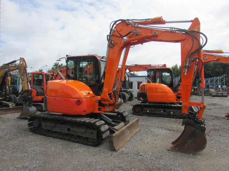 Komatsu PC 80 MR-3 /31.000 EUR - Minikotró: 3 kép. Komatsu PC 80 MR-3 /31.000 EUR - Minikotró: 3 kép.