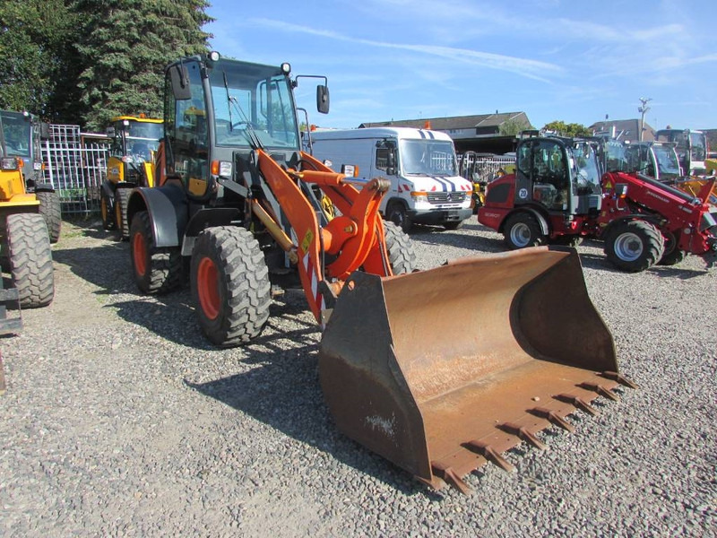 Komatsu WA 100 M-7 Radlader 31.000 EUR - Gumikerekes homlokrakodó: 3 kép. Komatsu WA 100 M-7 Radlader 31.000 EUR - Gumikerekes homlokrakodó: 3 kép.
