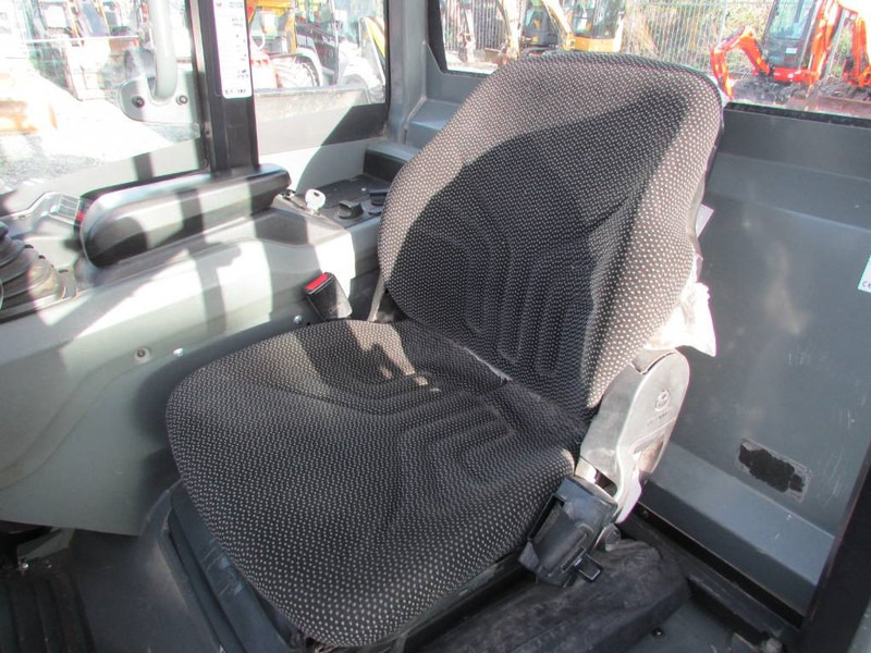 Kramer 5035 Radlader 25.500 EUR - Gumikerekes homlokrakodó: 5 kép. Kramer 5035 Radlader 25.500 EUR - Gumikerekes homlokrakodó: 5 kép.