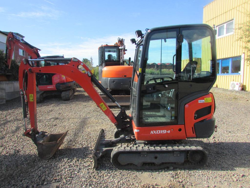 Kubota KX 019-4 - Minikotró: 1 kép. Kubota KX 019-4 - Minikotró: 1 kép.