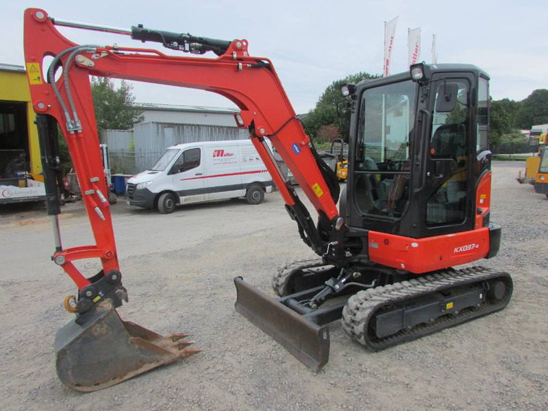Kubota KX 037-4 HI Minibagger 36.500 EUR netto - Minikotró: 1 kép. Kubota KX 037-4 HI Minibagger 36.500 EUR netto - Minikotró: 1 kép.