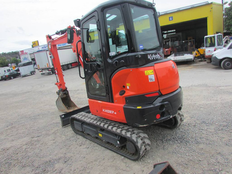 Kubota KX 037-4 HI Minibagger 36.500 EUR netto - Minikotró: 4 kép. Kubota KX 037-4 HI Minibagger 36.500 EUR netto - Minikotró: 4 kép.