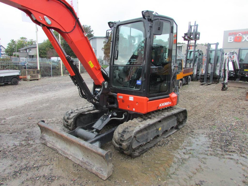 Kubota KX 060-5 Minibagger 48.000 EUR - Minikotró: 2 kép. Kubota KX 060-5 Minibagger 48.000 EUR - Minikotró: 2 kép.