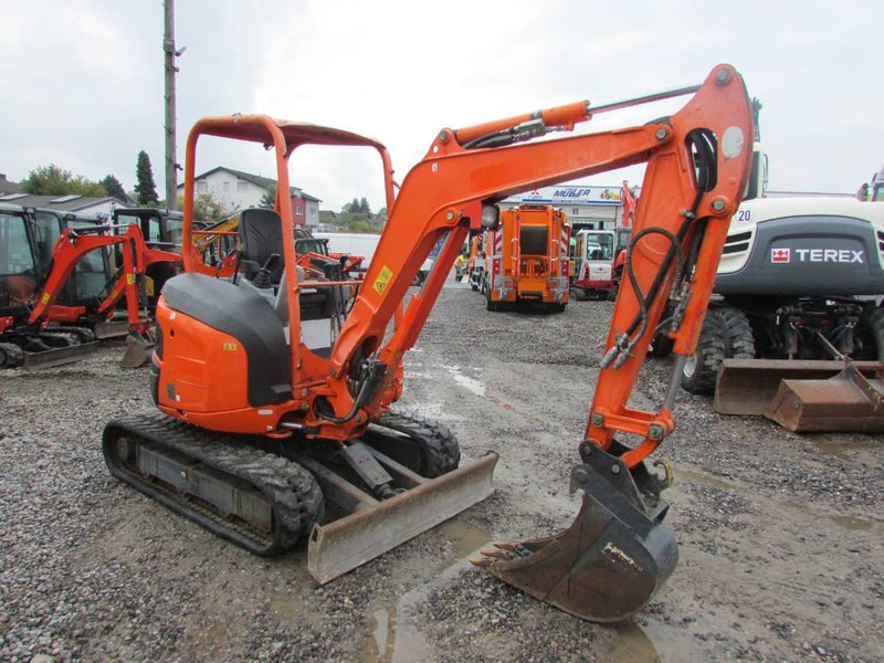 Kubota U 27-4 Canopy Minibagger 17.500 EUR - Minikotró: 3 kép. Kubota U 27-4 Canopy Minibagger 17.500 EUR - Minikotró: 3 kép.