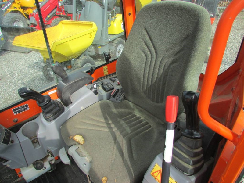 Kubota U 27-4 Minibagger 20.000 EUR - Minikotró: 5 kép. Kubota U 27-4 Minibagger 20.000 EUR - Minikotró: 5 kép.