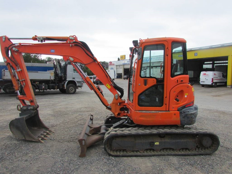 Kubota U 55-4 25.500 EUR - Minikotró: 4 kép. Kubota U 55-4 25.500 EUR - Minikotró: 4 kép.