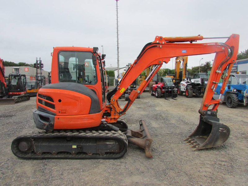 Kubota U 55-4 25.500 EUR - Minikotró: 1 kép. Kubota U 55-4 25.500 EUR - Minikotró: 1 kép.