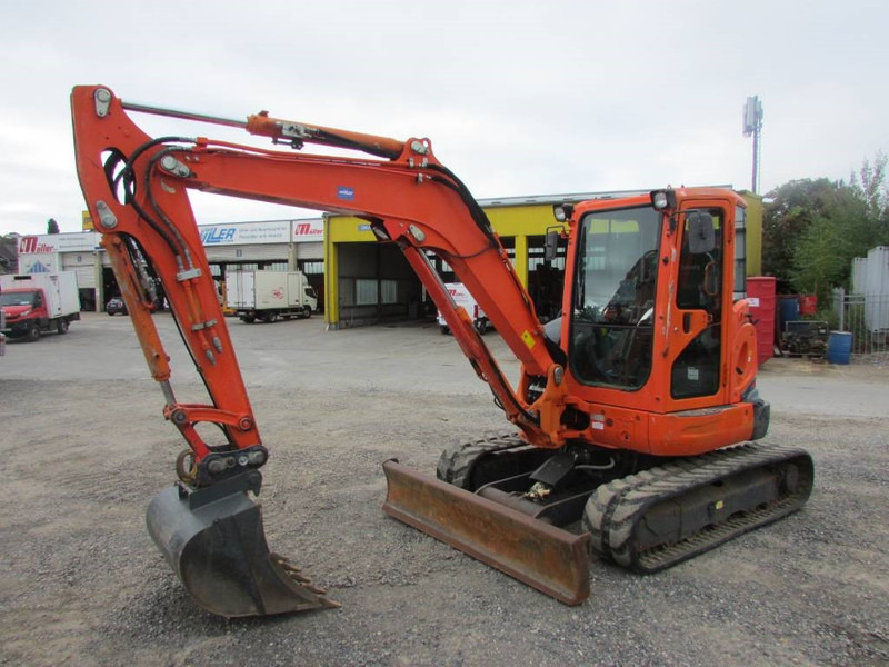 Kubota U 55-4 25.500 EUR - Minikotró: 3 kép. Kubota U 55-4 25.500 EUR - Minikotró: 3 kép.