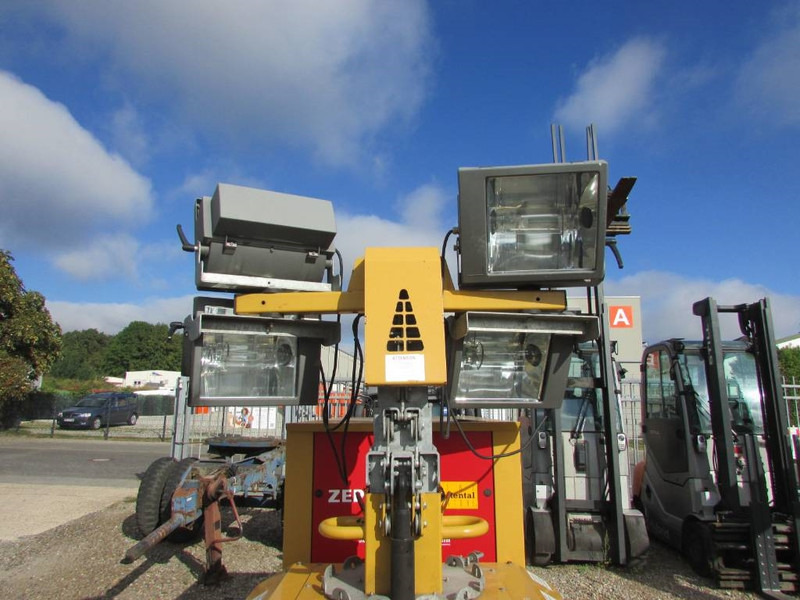 Olympian GEP 18-6 Lichtmast Zeppelin Lichtgiraffe Anhänger - Világító állvány: 2 kép. Olympian GEP 18-6 Lichtmast Zeppelin Lichtgiraffe Anhänger - Világító állvány: 2 kép.