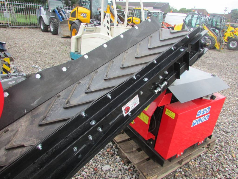 Red Rhino 2000 Brecheranlage mit RedRhino Powerpack - Mobil törőgép: 2 kép. Red Rhino 2000 Brecheranlage mit RedRhino Powerpack - Mobil törőgép: 2 kép.