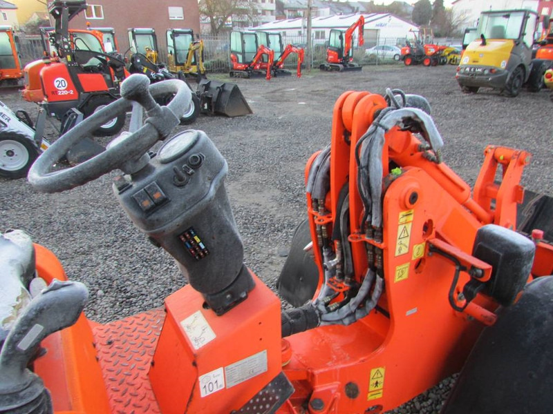 Schäffer 2436 Radlader / 21.500 EUR - Gumikerekes homlokrakodó: 5 kép. Schäffer 2436 Radlader / 21.500 EUR - Gumikerekes homlokrakodó: 5 kép.