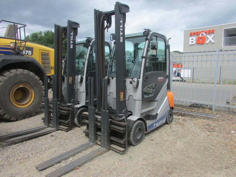 Still RX 70-30 H Hybrid / Diesel Stapler 9.500 EUR - Dízel targonca: 2 kép. Still RX 70-30 H Hybrid / Diesel Stapler 9.500 EUR - Dízel targonca: 2 kép.