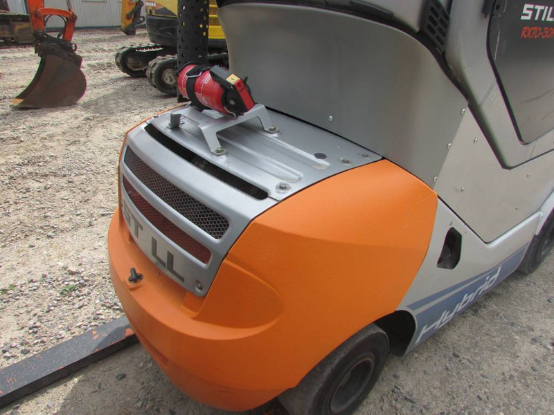 Still RX 70-30 H Hybrid / Diesel Stapler 9.500 EUR - Dízel targonca: 5 kép. Still RX 70-30 H Hybrid / Diesel Stapler 9.500 EUR - Dízel targonca: 5 kép.