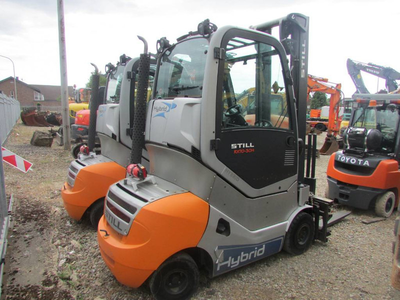 Still RX 70-30 H Hybrid / Diesel Stapler 9.500 EUR - Dízel targonca: 1 kép. Still RX 70-30 H Hybrid / Diesel Stapler 9.500 EUR - Dízel targonca: 1 kép.