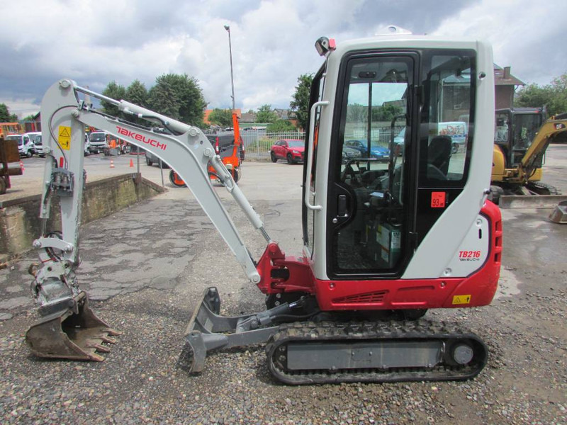 Takeuchi TB 216 V4 Minibagger 28.500 EUR - Minikotró: 1 kép. Takeuchi TB 216 V4 Minibagger 28.500 EUR - Minikotró: 1 kép.