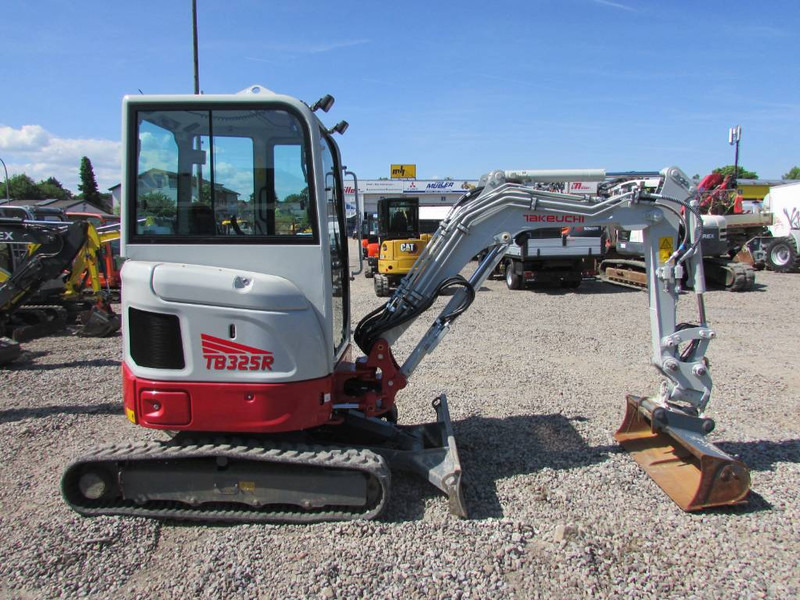Takeuchi TB 325 R Minibagger 34.500 EUR - Minikotró: 4 kép. Takeuchi TB 325 R Minibagger 34.500 EUR - Minikotró: 4 kép.