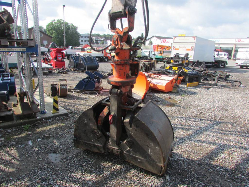 Terex TW 160 SR Mobilbagger - Gumikerekes kotró: 2 kép. Terex TW 160 SR Mobilbagger - Gumikerekes kotró: 2 kép.