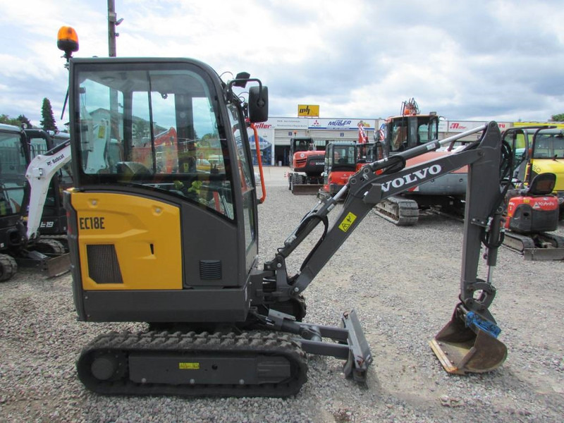 Volvo EC 18 E Minibagger 23.500 EUR - Minikotró: 4 kép. Volvo EC 18 E Minibagger 23.500 EUR - Minikotró: 4 kép.