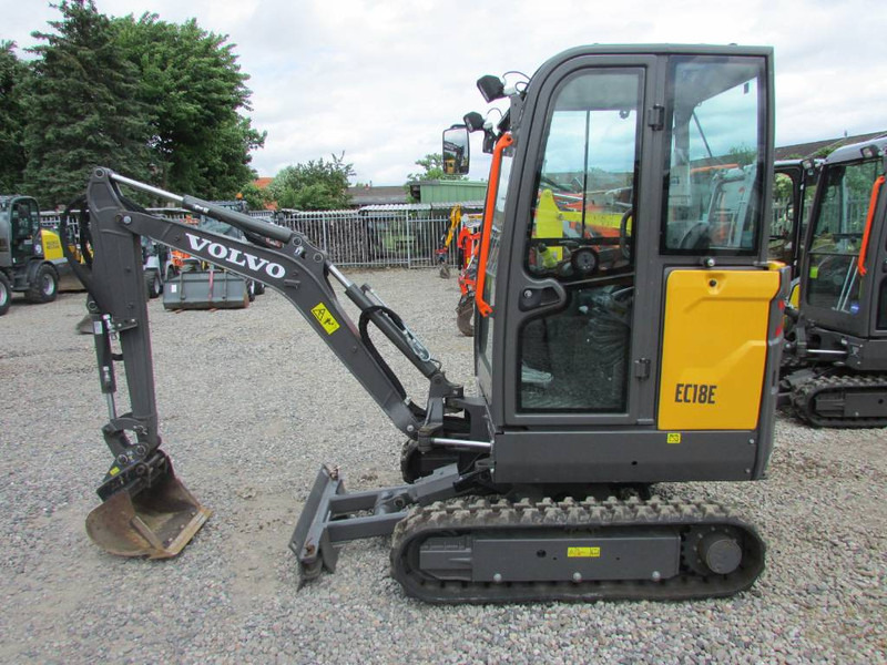 Volvo EC 18 E Minibagger 23.500 EUR - Minikotró: 1 kép. Volvo EC 18 E Minibagger 23.500 EUR - Minikotró: 1 kép.